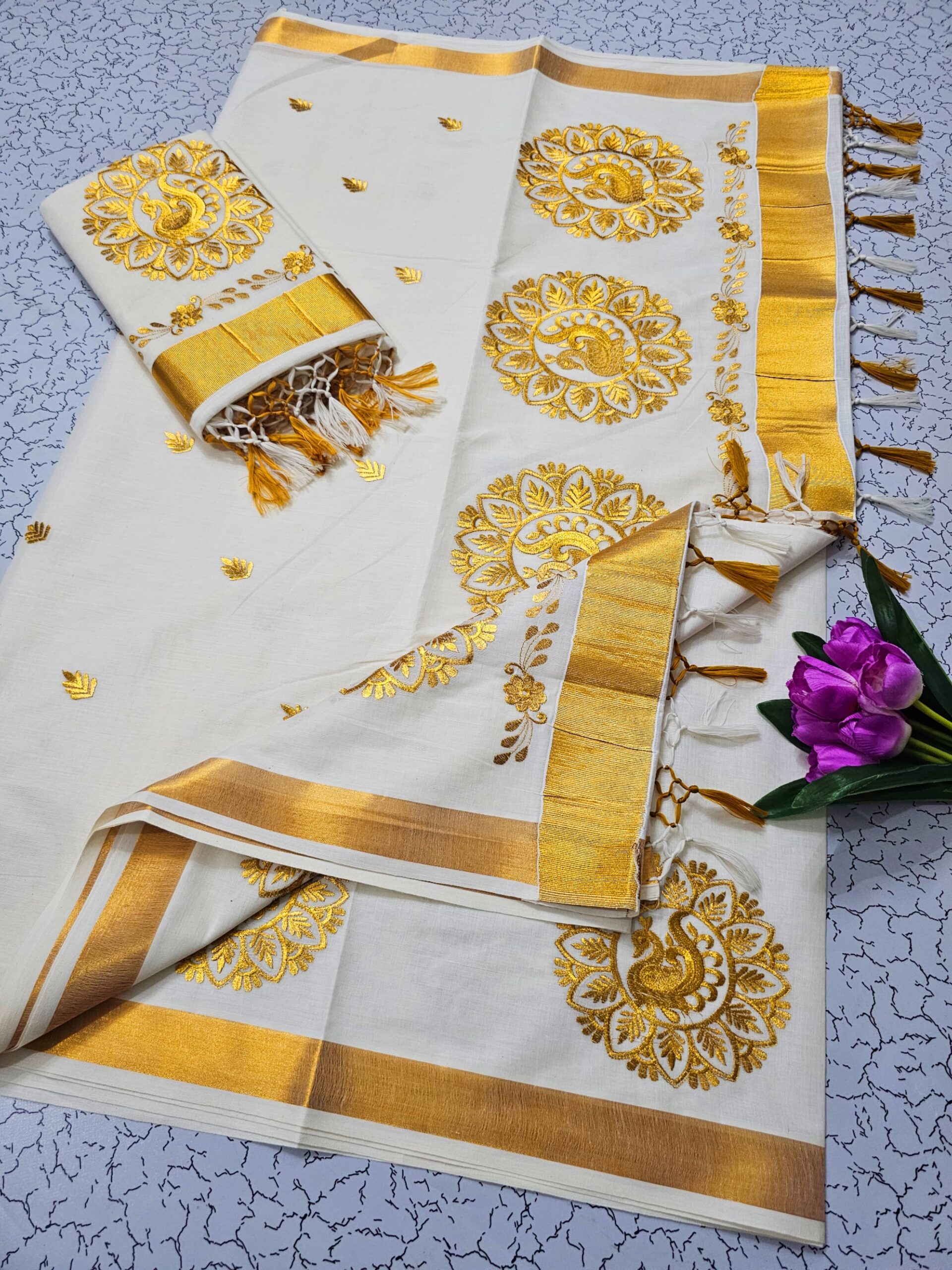 Special Kasavu Saree - Image 3