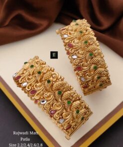 Broad bangle