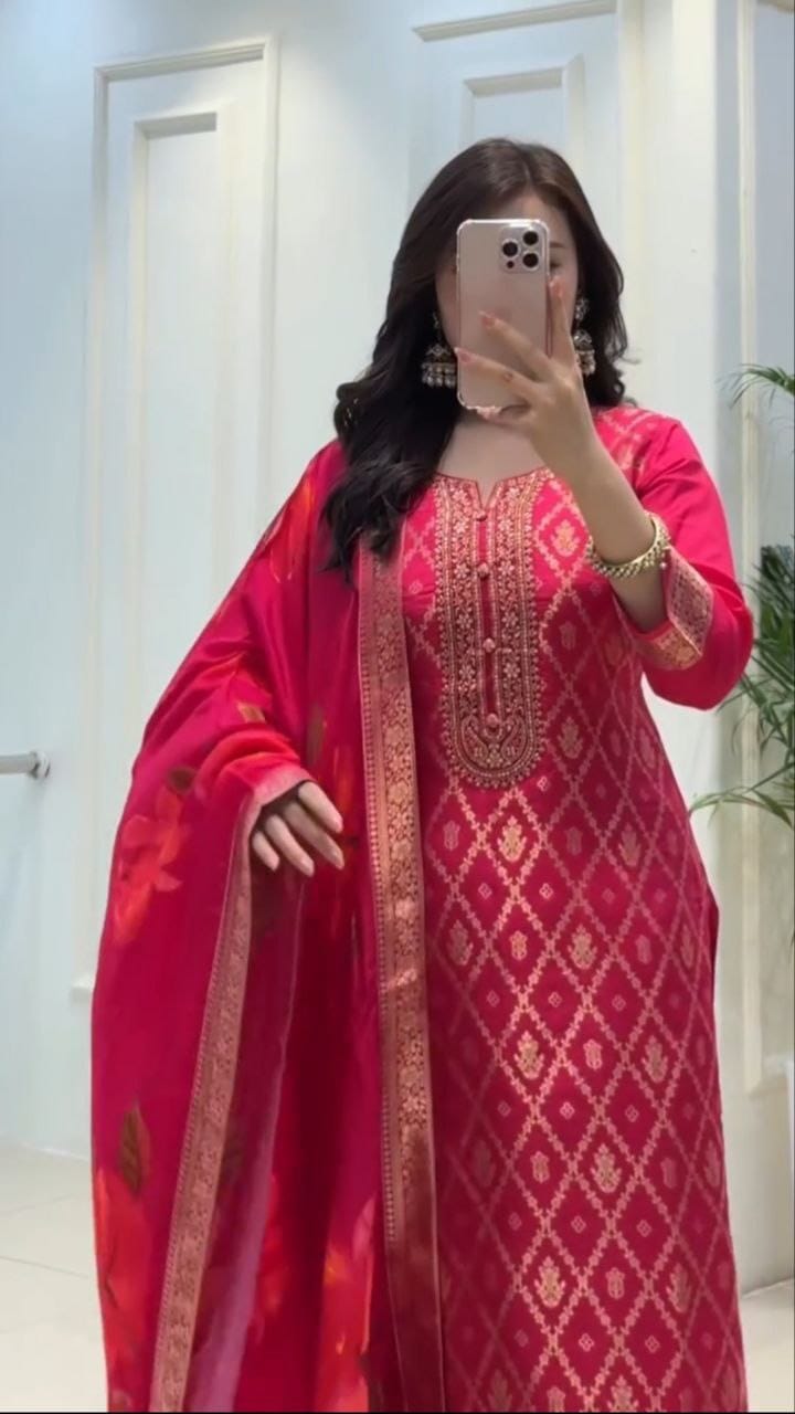 Banarasi silk suit set - Image 4