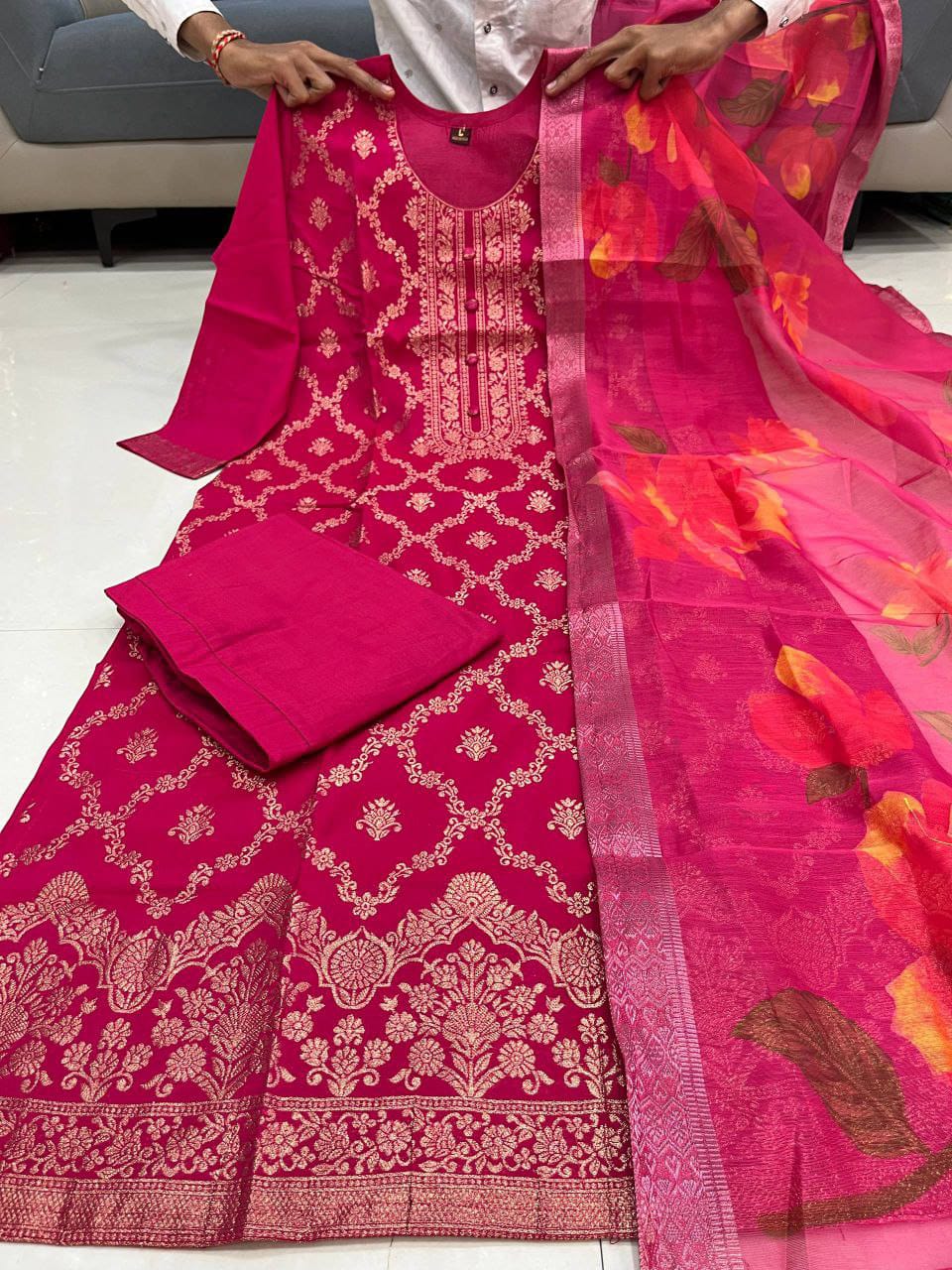 Banarasi silk suit set - Image 5